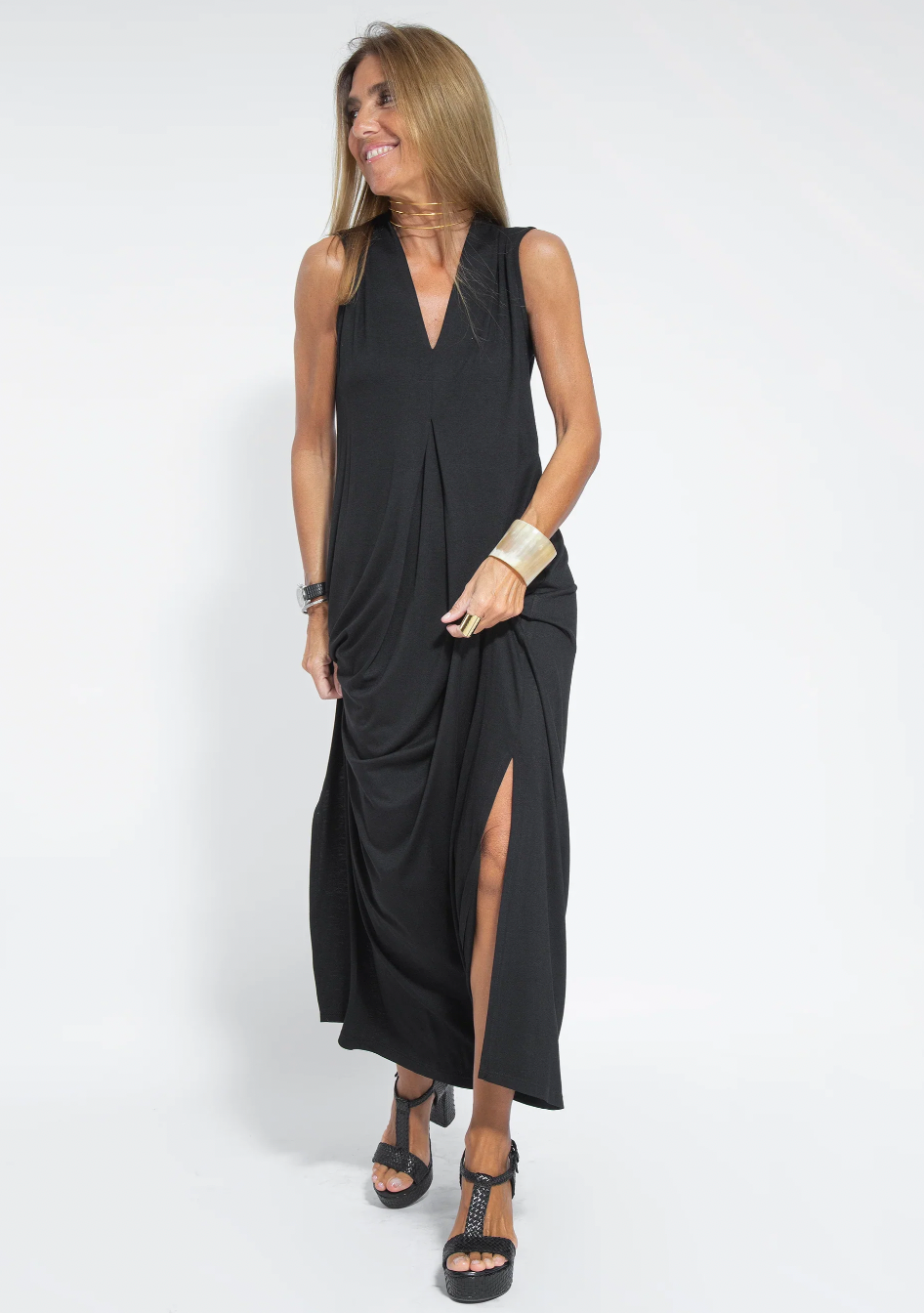 Komfortables, schlankmachendes Damen Zweiteiler Set mit Kleid und Weste, ideal für alle Jahreszeiten.