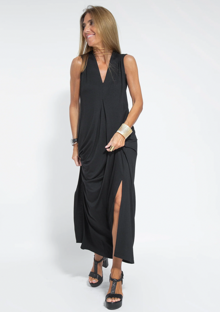 Komfortables, schlankmachendes Damen Zweiteiler Set mit Kleid und Weste, ideal für alle Jahreszeiten.