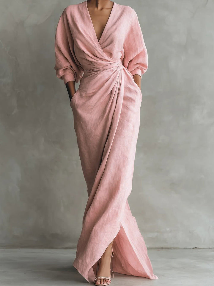 Elegantes Damenkleid mit V-Ausschnitt & 3/4-Ärmeln, ideal als Freizeit- oder Abendkleid für Frühling & Sommer.