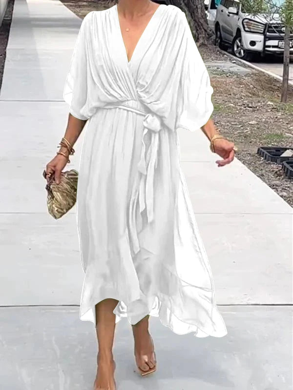 Schickes V-Ausschnitt Kleid für Frauen, bequem und vielseitig als Freizeit- oder Abendkleid.