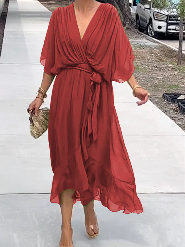 Elegantes Freizeitkleid mit V-Ausschnitt für Damen, das Komfort und Stil vereint.