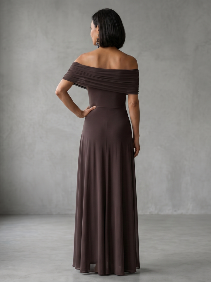 Rotes Off-Shoulder Damen Midikleid mit schmeichelhaften Drapierungen. Perfektes Cocktailkleid.
