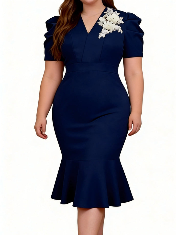 Luxuriöses Damen-Abendkleid, dunkelblau. Elegantes Design mit Puffärmeln, V-Ausschnitt und figurbetontem Meerjungfrau-Saum.