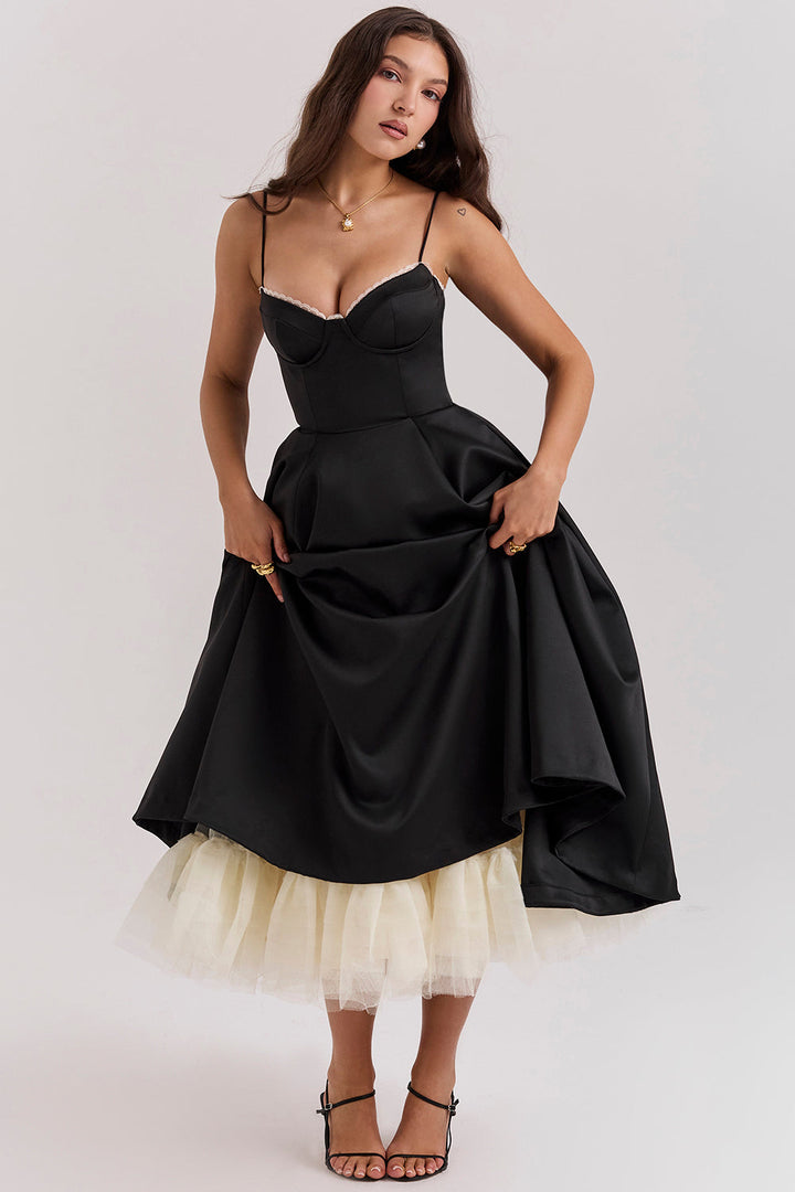 Festliches schwarzes Evelina Midikleid, elegant & modern, ideal für Feiern.