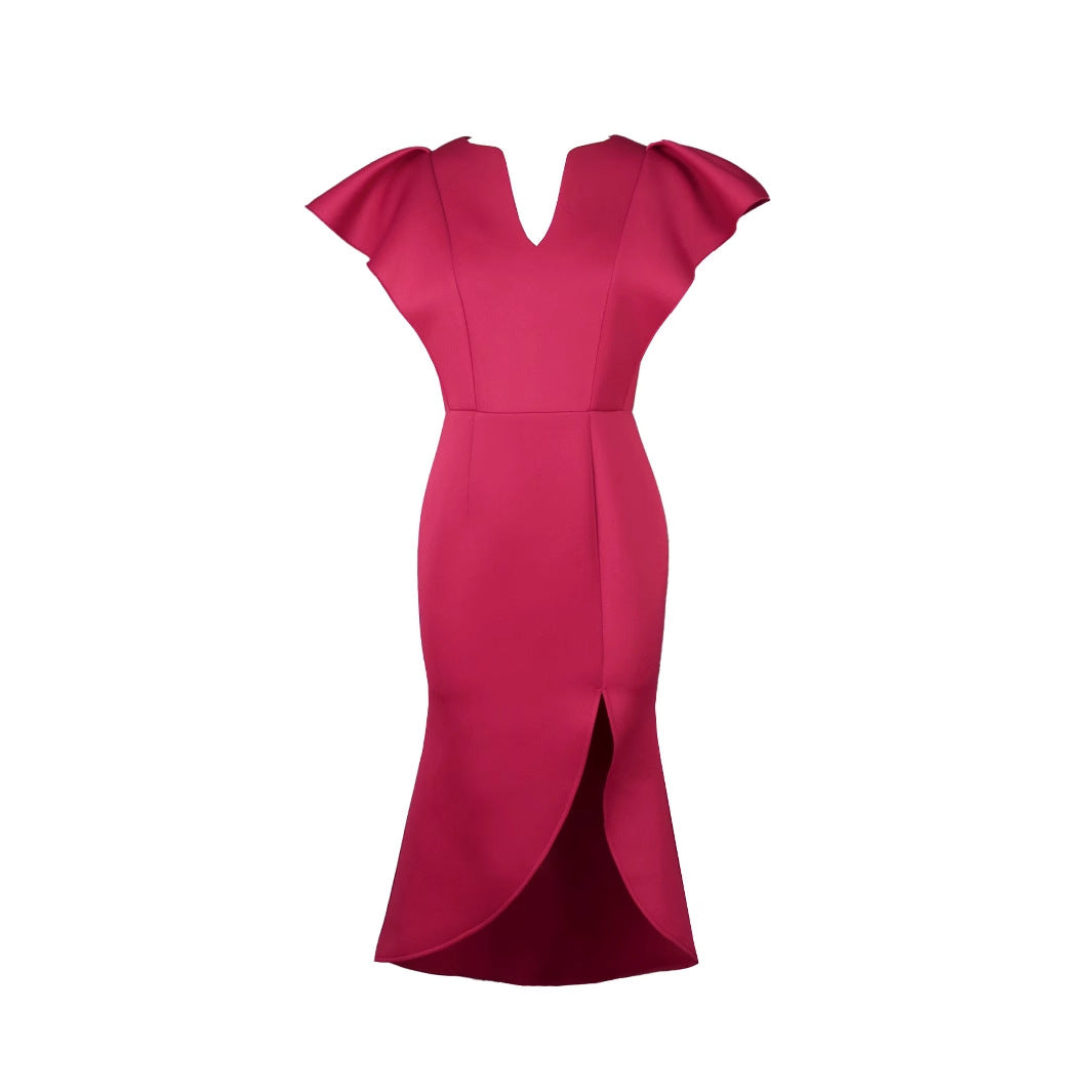 Elegantes Damen Abendkleid mit figurbetonter Silhouette und Rüschendetails. Perfekt für festliche Abende.