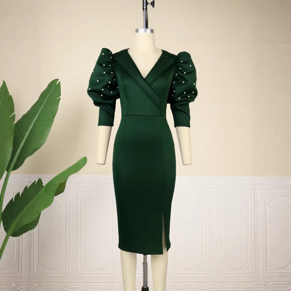 Dunkelgrünes figurbetontes Partykleid für Damen mit modischen Puffärmeln und sexy Beinschlitz, ideal für Abendveranstaltungen.