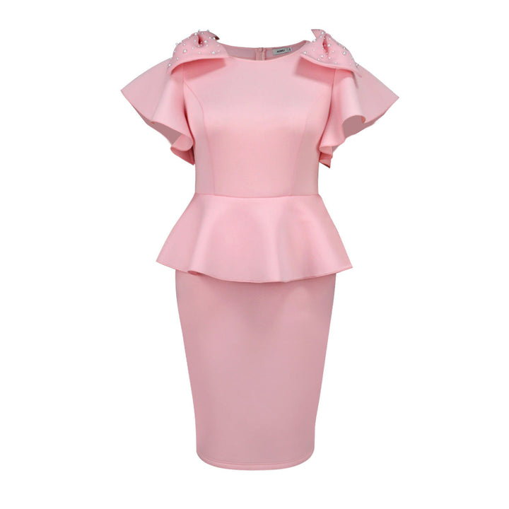 Dunkles Damen Festkleid mit einer markanten Rüsche und dezenten Perlenverzierungen, ideal für Anlässe.