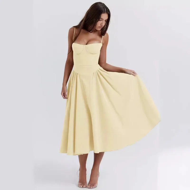Elegantes, figurbetontes Damen Korsettkleid in Schwarz für selbstbewusste Auftritte.