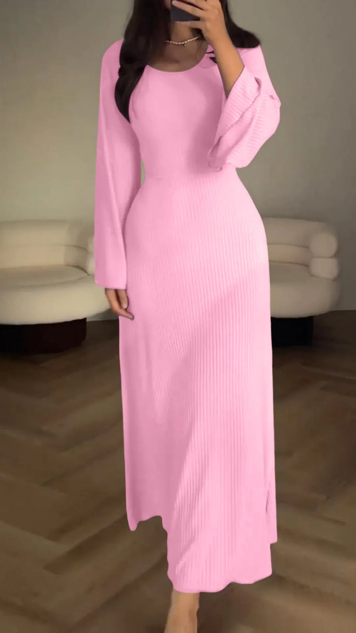 Langes elegantes Damenkleid mit schmeichelnder Schnür-Taille & femininen Flatterärmeln. Figurbetont.