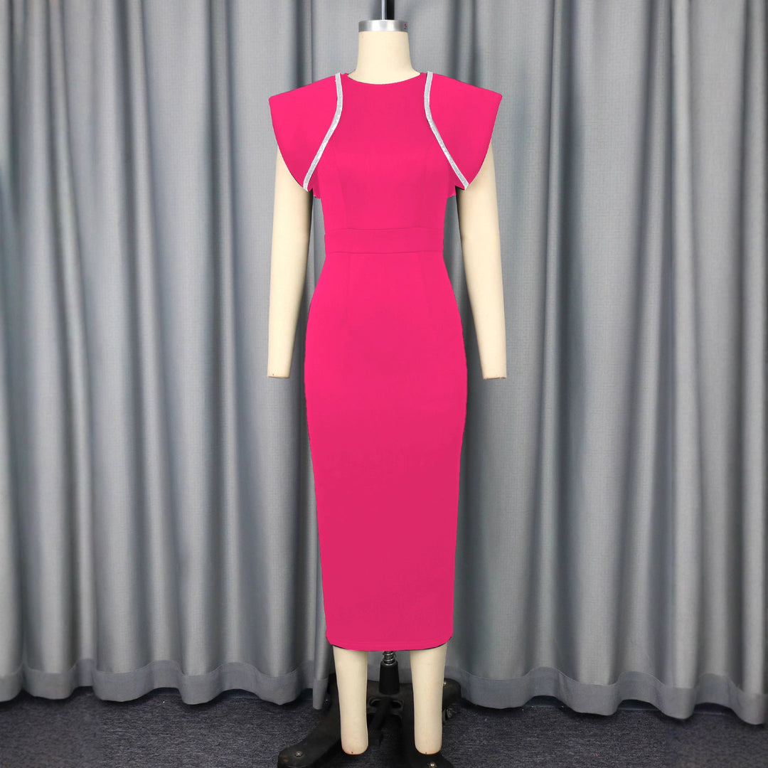 Glamouröses Rüschenkleid für Damen, figurbetont, als stilvolles Cocktailkleid.