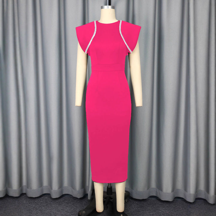 Glamouröses Rüschenkleid für Damen, figurbetont, als stilvolles Cocktailkleid.