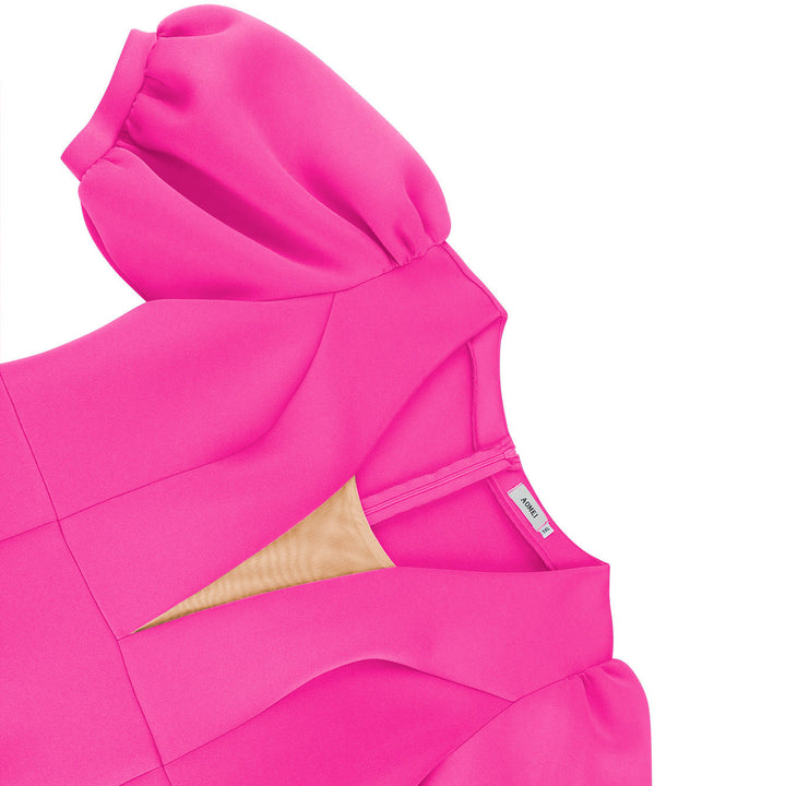 Schickes, figurbetontes Sommerkleid für Damen mit V-Ausschnitt, zarten Puffärmeln und verspieltem Rüschensaum.