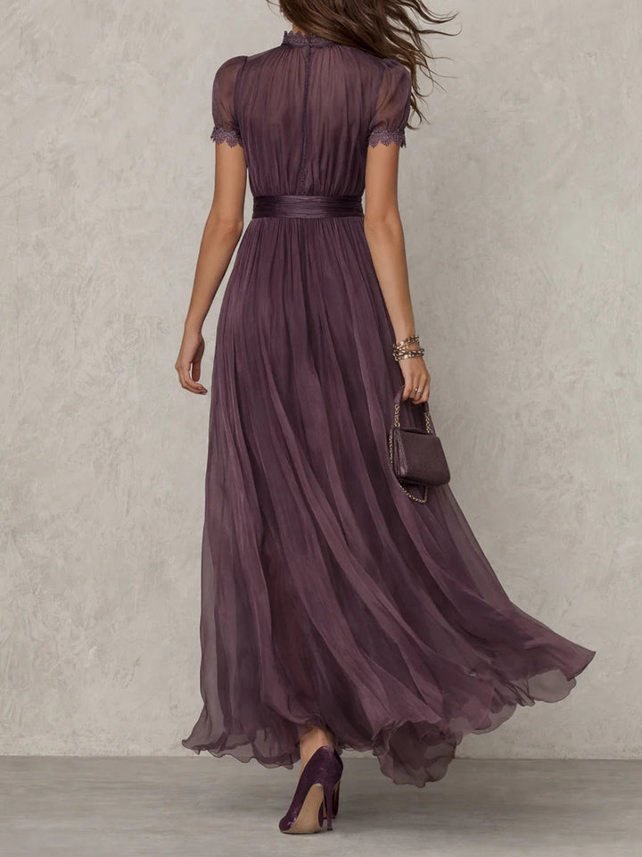 Damen Vintage Maxikleid in Lila, elegant & fließend, ideal als Strandkleid oder festliches Sommerkleid.