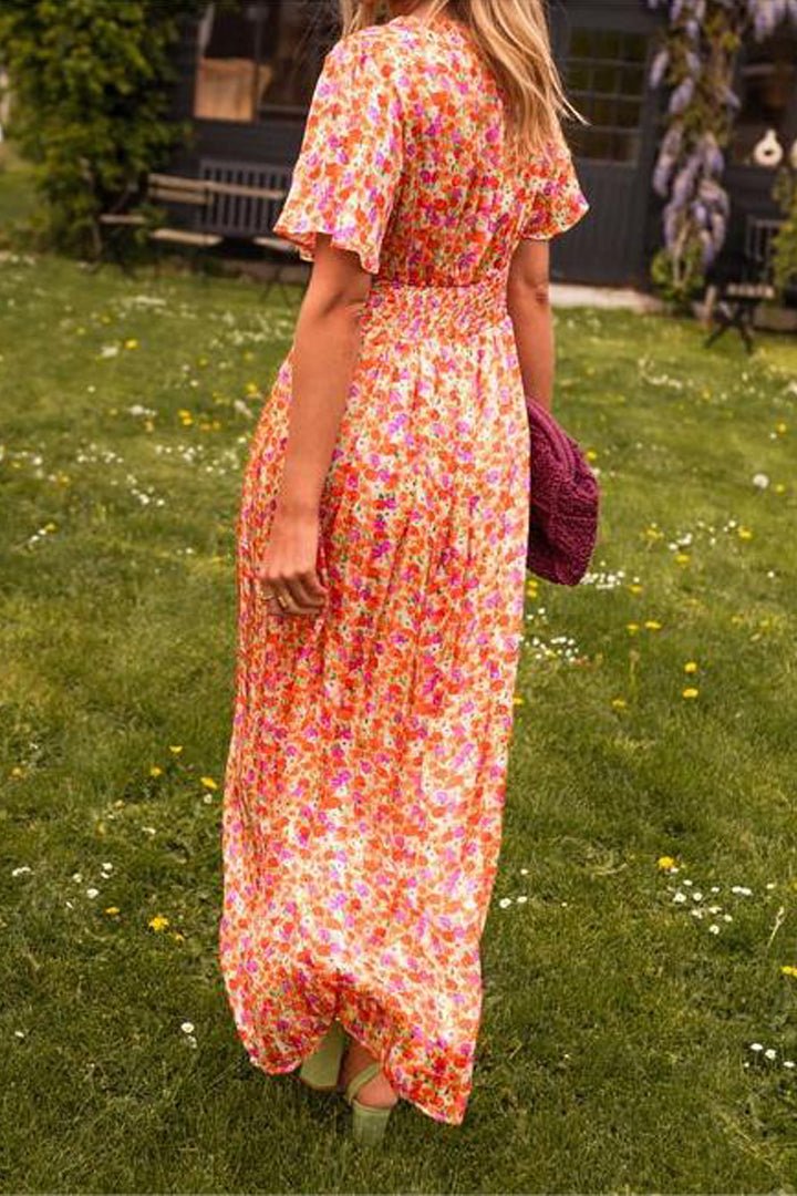 Luftiges florales Maxikleid Lyra für Damen. Das leichte Sommerkleid ist ideal für elegante Freizeitlooks.