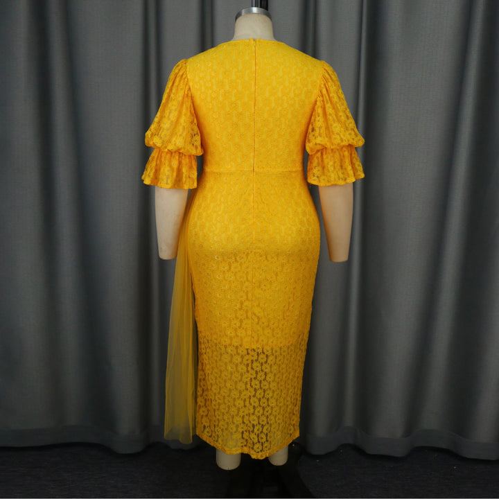Modisches gelbes Spitzen-Abendkleid mit fließendem Rock und Rüschen, ideal für Sommerpartys und besondere Anlässe.