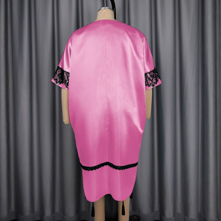 Stilvolles Kaftankleid für Damen mit Spitzenärmeln und Quasten, elegant und bequem für festliche Anlässe.