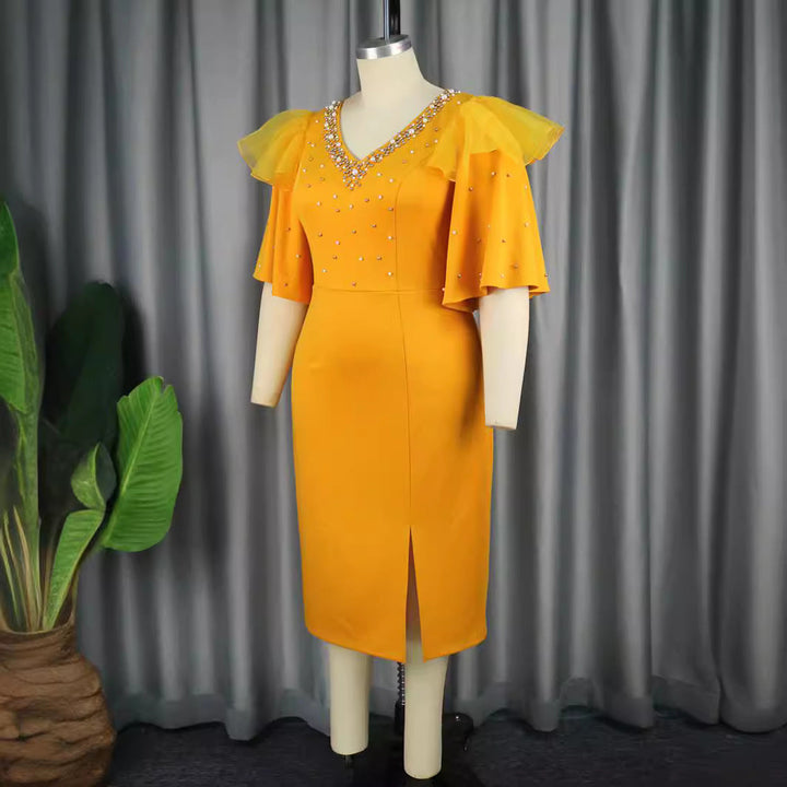 Elegantes Damen-Abendkleid, schimmernder Stoff, V-Ausschnitt, Midilänge. Ideal für Gala oder Feier.