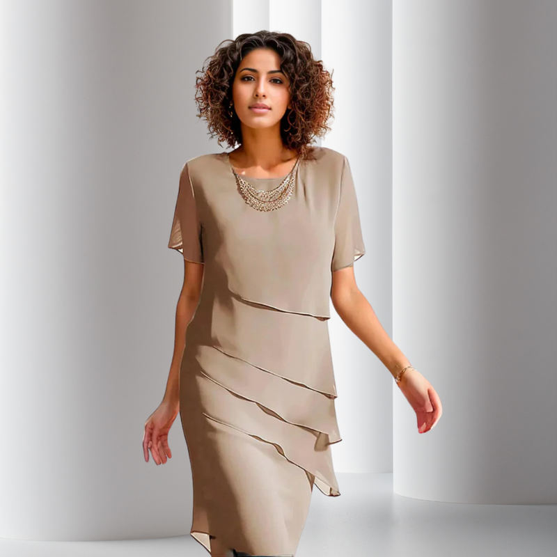 Grünes fließendes Damenkleid, mehrschichtig aus Chiffon. Ideal als elegantes Sommerkleid oder Partykleid.