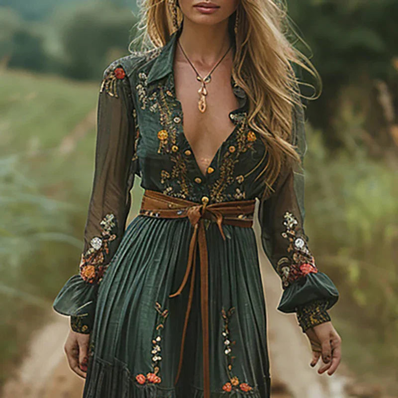 Dunkelbraunes besticktes Damen Maxikleid im Boho-Stil. Festliches V-Ausschnitt Freizeitkleid mit langen Ärmeln.