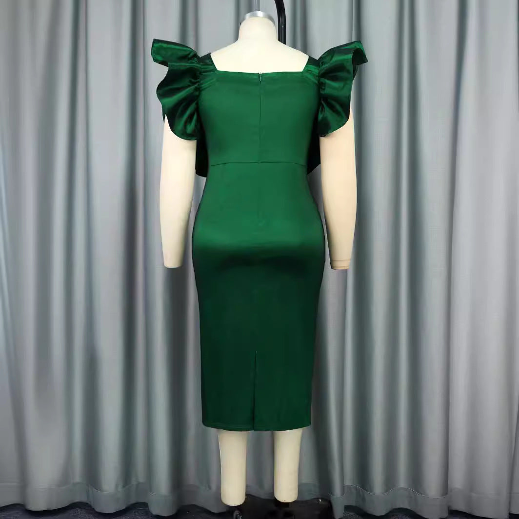 Feminines grünes Abendkleid mit modernen Puffärmeln und Midi-Länge, ein stilvolles Damenkleid für Events.