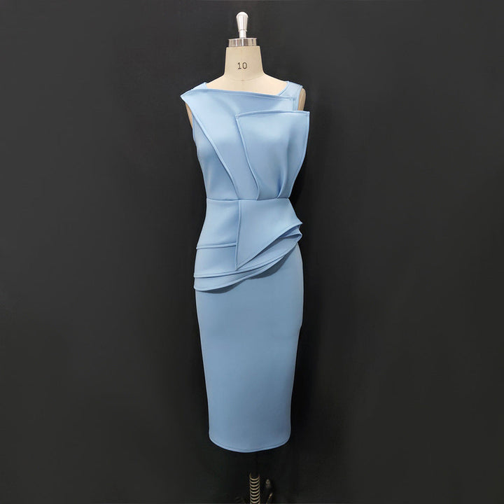 Schmeichelhaftes, elegantes Damen Etuikleid. Zeitloses Design mit stilvoller Drapierung für jeden Anlass.