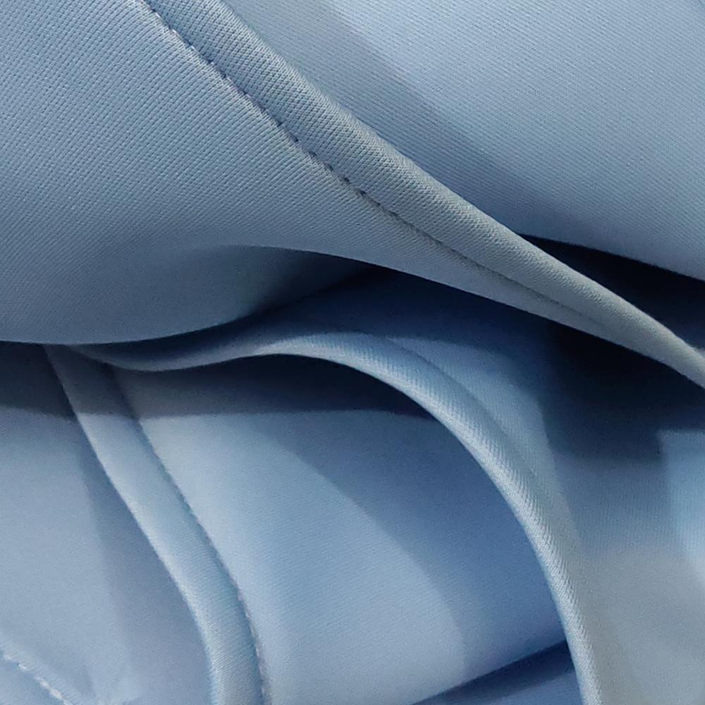 Modernes Damen Businesskleid mit eleganter Drapierung. Ein festliches Kurzarm-Etuikleid in ansprechendem Design.