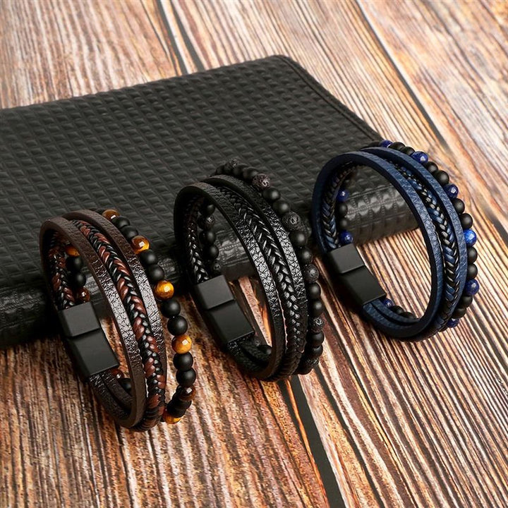 Modernes Herren-Armbandset aus Leder, stilvolles Schmuck-Accessoire für jeden Mann.