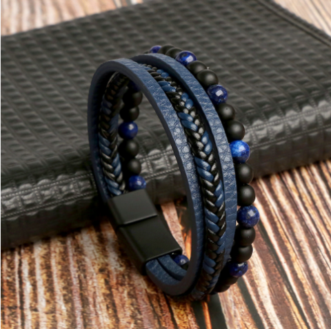 Herren Armbandset aus echtem Leder, eleganter Herrenschmuck, ein modisches Männeraccessoire.