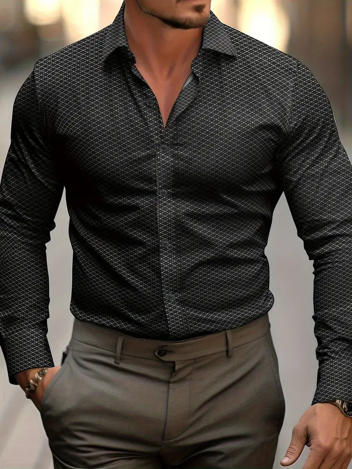 Moderner Mann trägt das elegante Herren Langarm Karohemd Andrew, ideal als Freizeithemd oder Businesshemd, kariert.