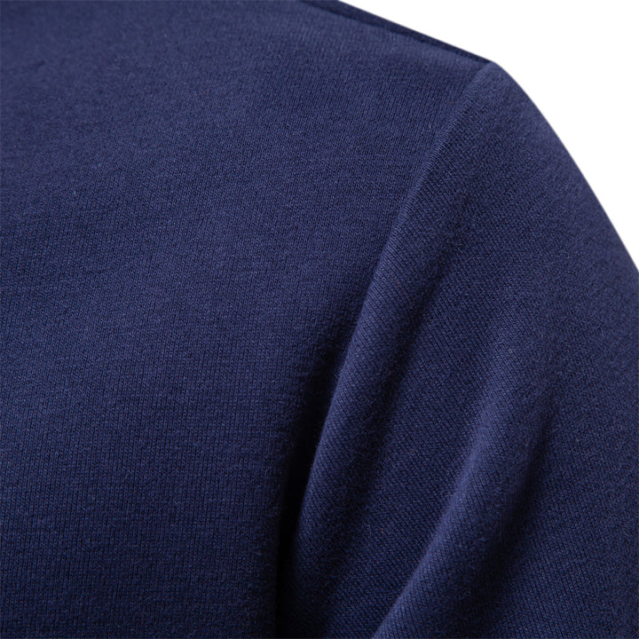 Detailansicht: Hochwertiges Herren Langarm Poloshirt, klassisch mit Kragen. Elegant für Büro & Freizeitmode.