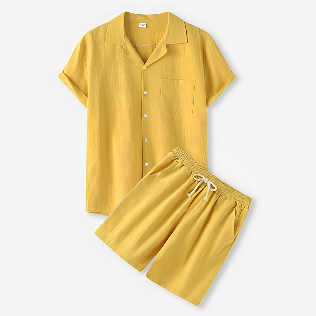 Praktisches Herren Zweiteiler Sommerset: Poloshirt & Shorts. Bietet Eleganz und Komfort für heiße Sommertage.