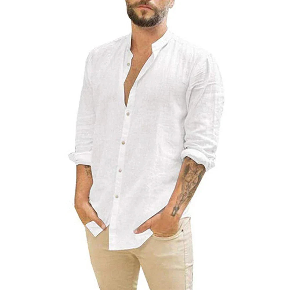 Locker geschnittenes Sommerhemd für Herren. Atmungsaktives Material bietet Komfort für lässige Strand- & Freizeit-Looks.