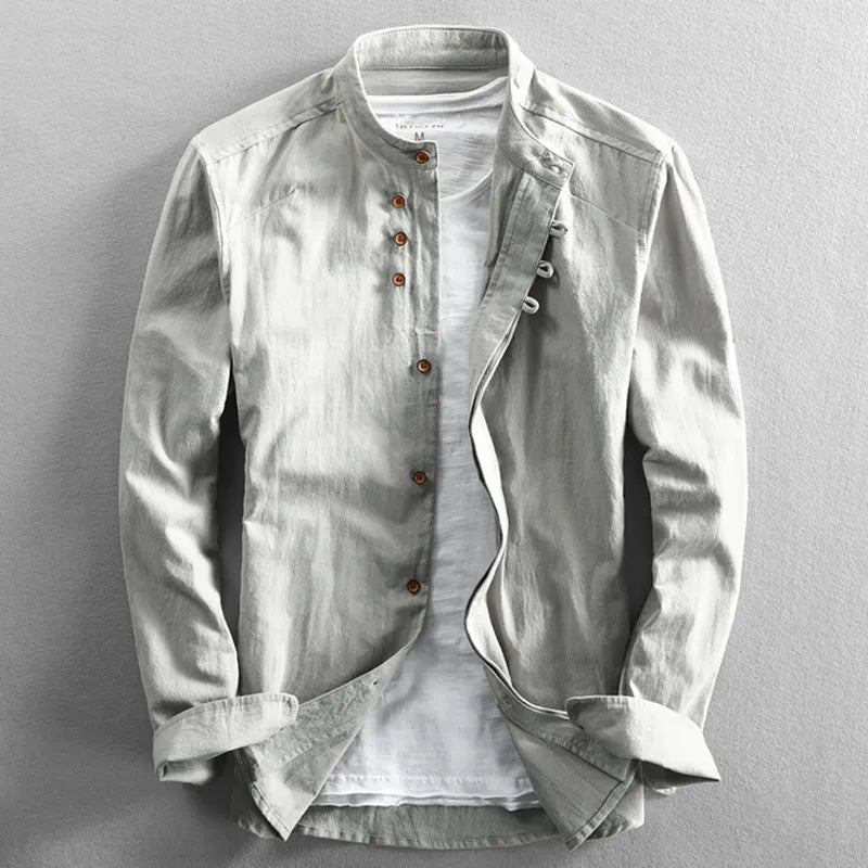 Vielseitiges Herrenhemd mit japanischem Design, elegant und bequem, ideal für moderne Herrenmode.
