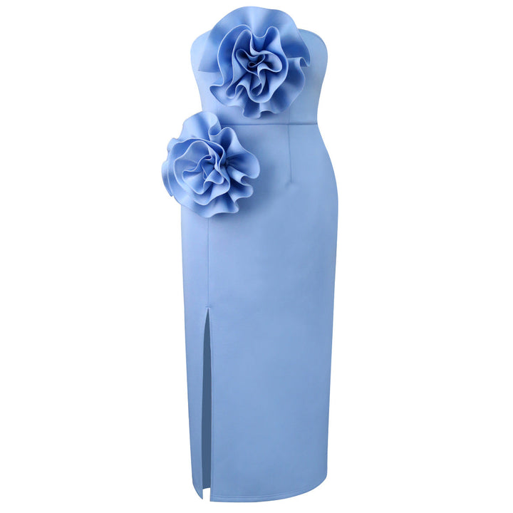 Frontansicht: Elegantes Damen-Abendkleid, himmelblau, figurbetontes Maxikleid mit floralen Details, für festliche Gala.