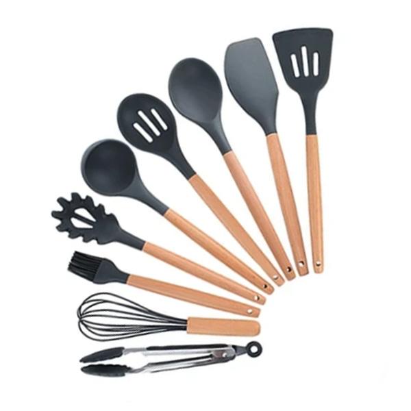 Elegantes Küchenutensilien Set mit Silikonköpfen und robusten Holzgriffen.