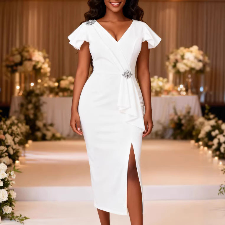 Elegantes langes weißes Damen Abendkleid mit V-Ausschnitt & Puffärmeln, perfekt für Gala & besondere Anlässe.