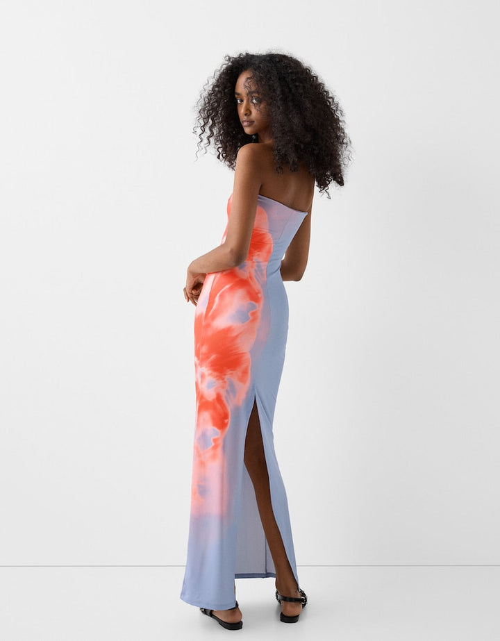 Fließendes, trägerloses Sommer-Maxikleid für Damen, ideal als Strand- oder Urlaubskleid.
