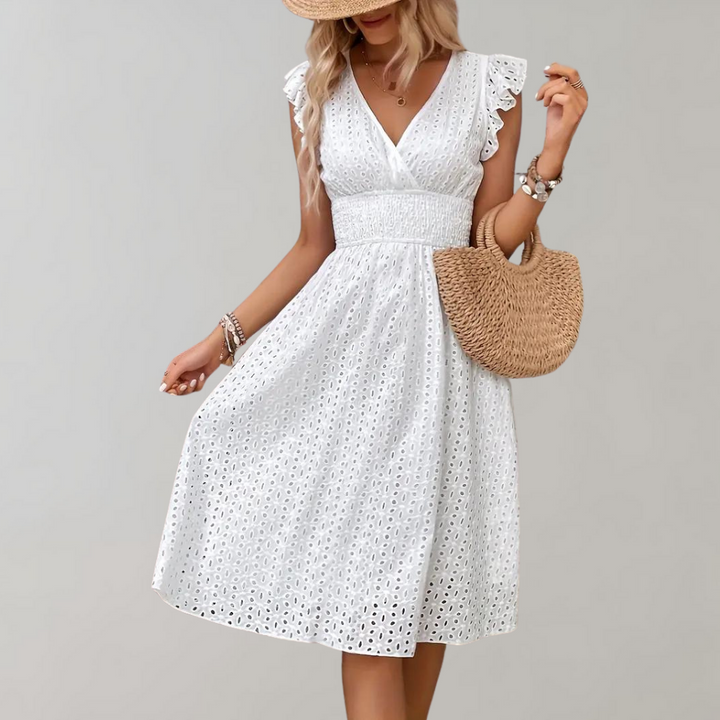 Elegantes, leichtes weißes Sommerkleid für Damen. Perfekt als vielseitiges Freizeit-, Urlaubs- oder Strandkleid.