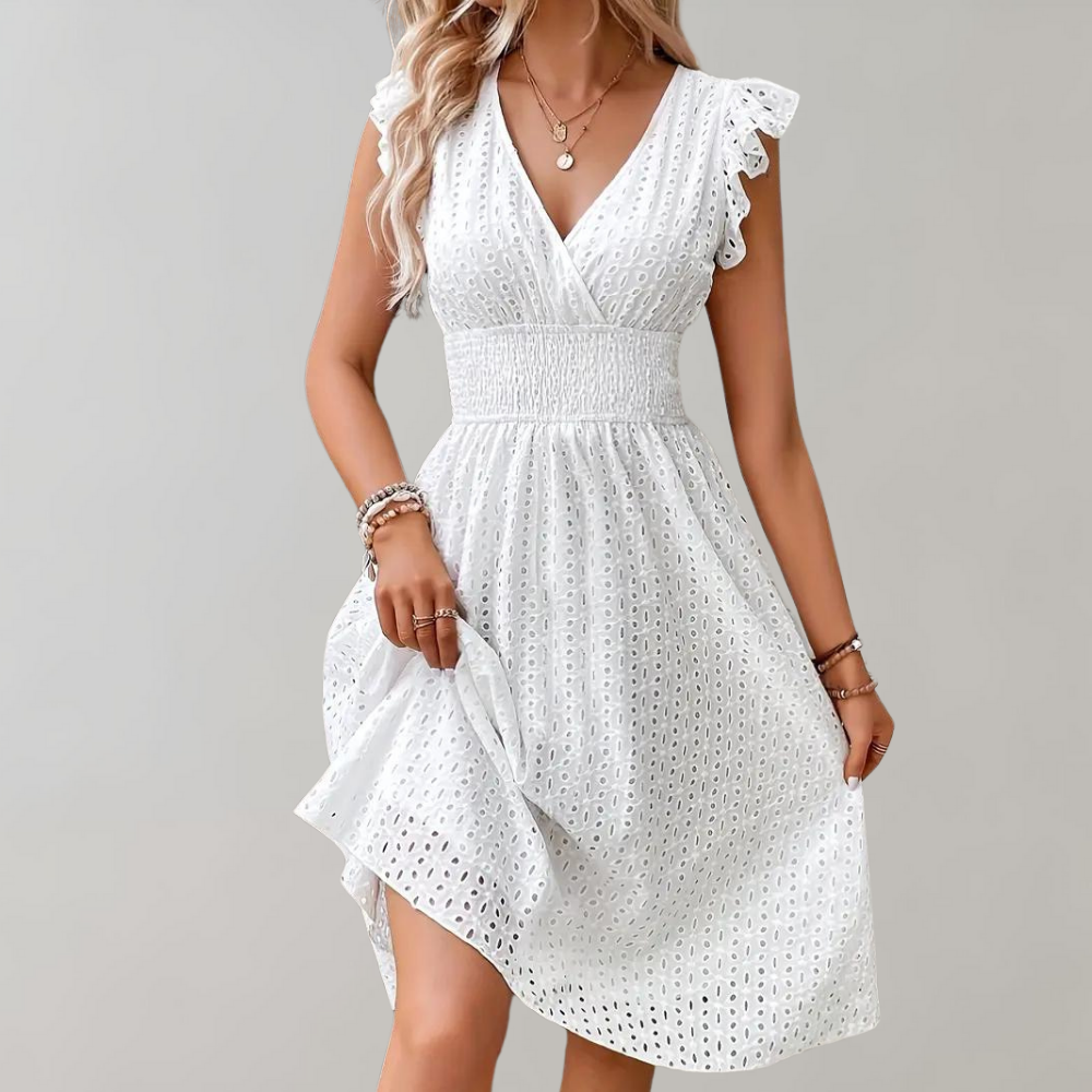Vielseitiges weißes Sommerkleid für Damen. Ideal als leichtes Freizeit-, Urlaubskleid oder elegantes Strandkleid.