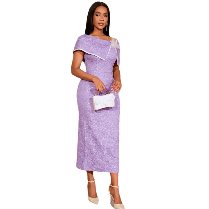 Fließendes asymmetrisches lila Damen Maxikleid mit eleganten Rüschen & Blumenmuster, ideales Abend- oder Sommerkleid.