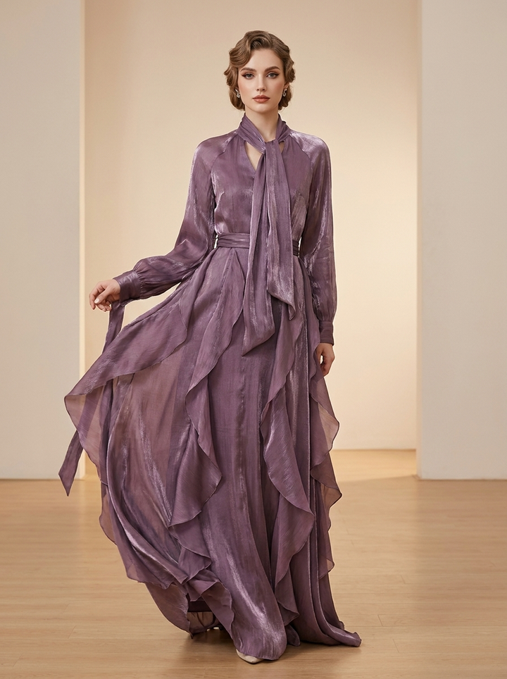 Elegantes lila Damen Maxikleid mit Rüschen, Bindeband und langen Ärmeln. Ideal für festliche Anlässe und Freizeit.