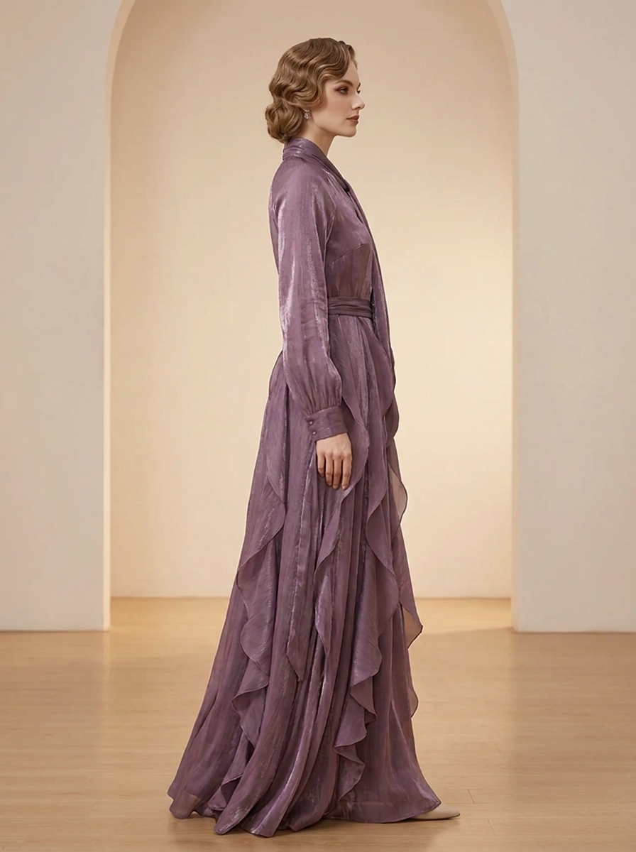 Langes Damen-Rüschenkleid in Lila mit elegantem Bindeband, ideal als Abendkleid oder stilvolles Freizeitkleid. Langarm.