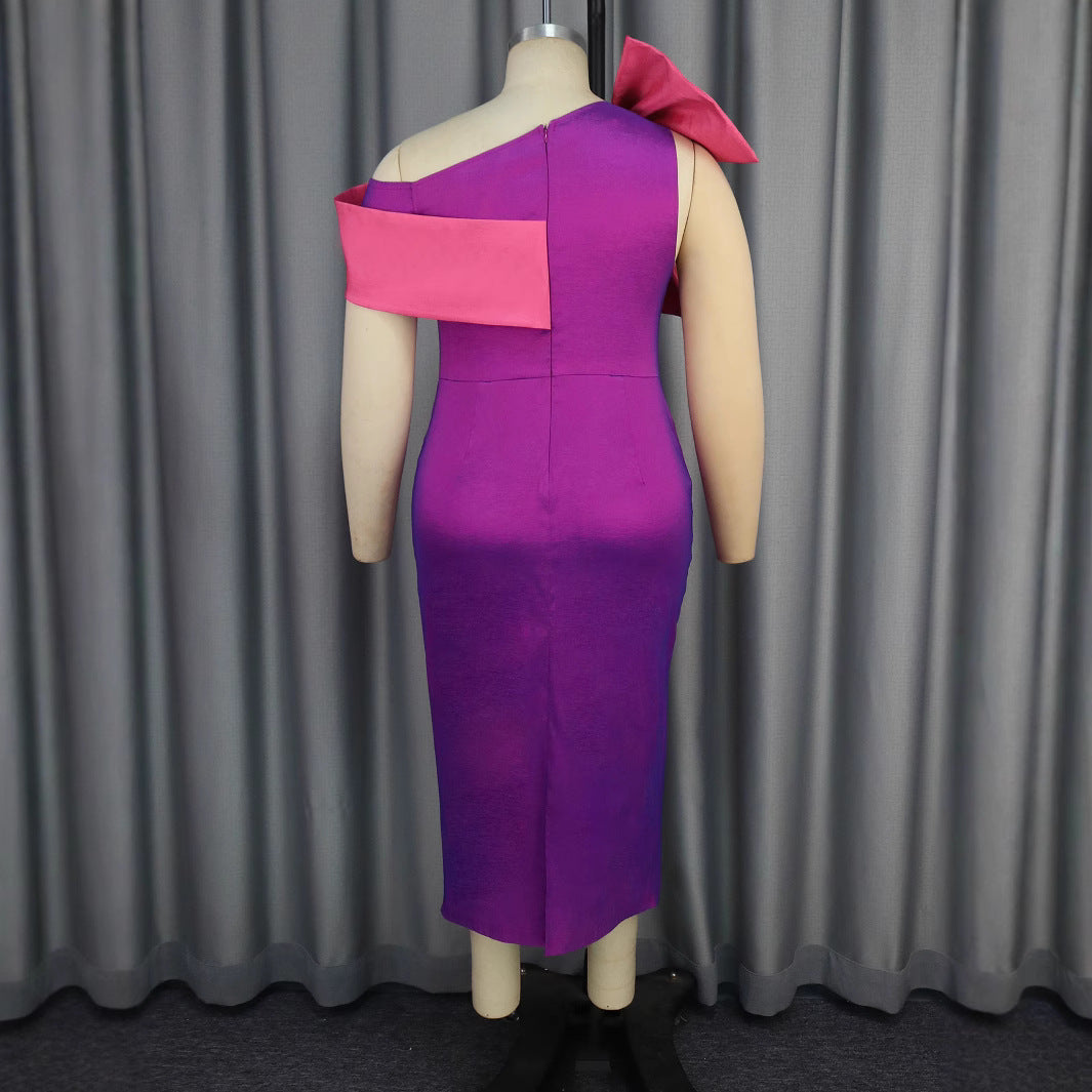 Figurbetontes Abendkleid für Damen in elegantem Lila, mit schmeichelhaften asymmetrischen Rüschen, ideal für besondere Events.