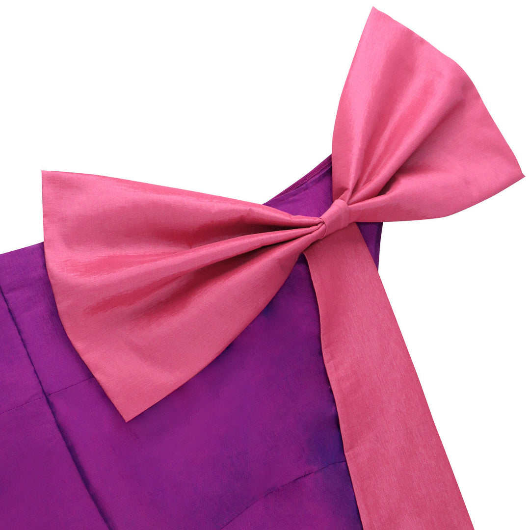 Trendiges lila Damenkleid mit einzigartigem asymmetrischem Rüschen-Design, perfekt als stilvolles Abend- oder Partykleid.