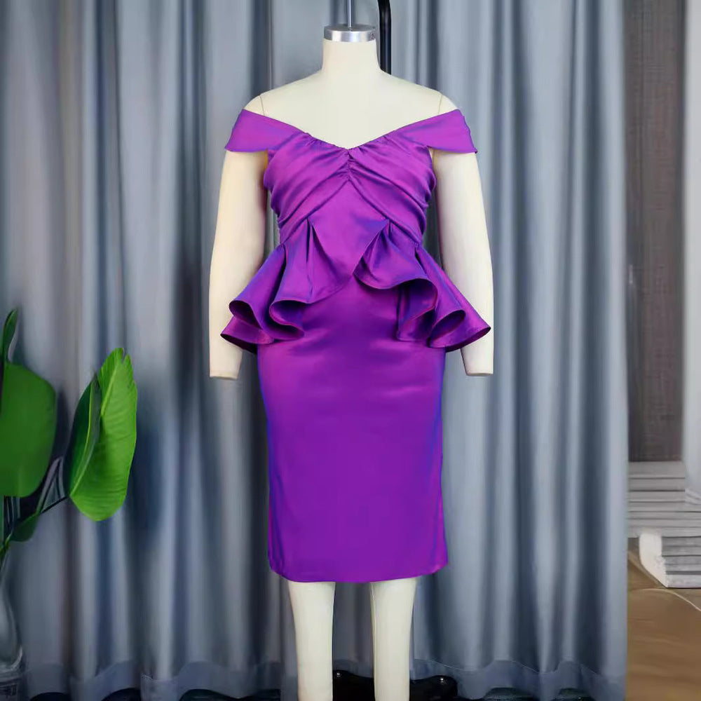 Glamouröses Damen Ballkleid in Lila, schulterfreies Design mit üppigen Rüschen, ideal für besondere Anlässe.