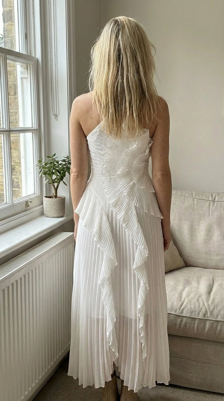Feminin geschnittenes Maxikleid für Damen, ideal als bequemes Strandkleid oder Sommerkleid.