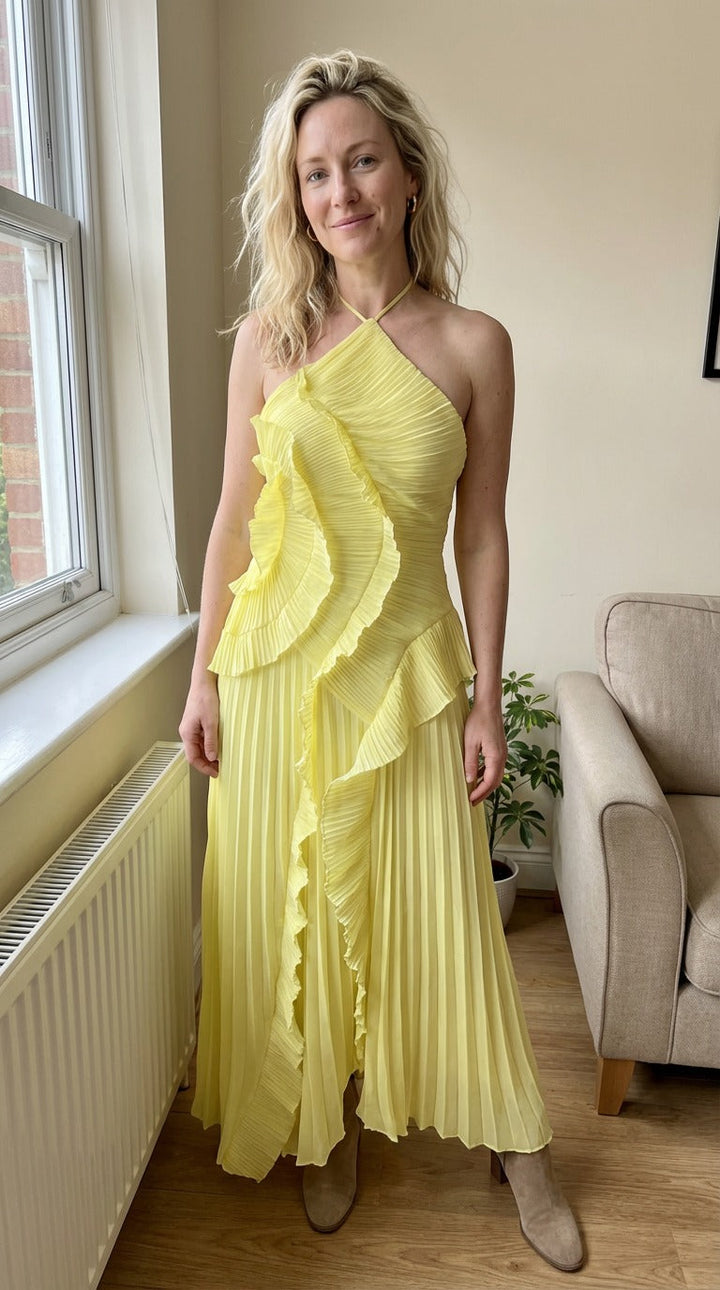 Luftiges Damen-Freizeitkleid in Pastellrosa, ein elegantes langes Kleid für heiße Sommertage.