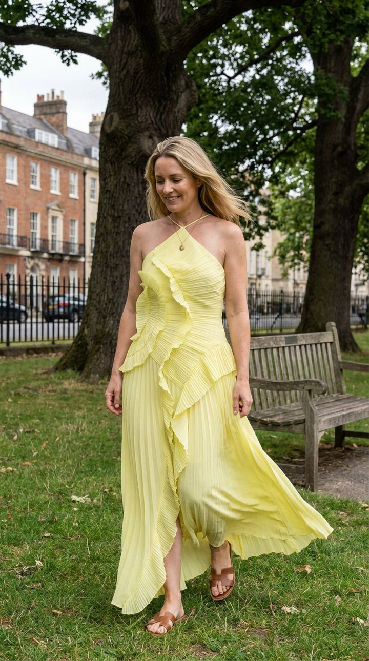 Damen Maxikleid mit Blumenmuster, luftig und feminin, ideal für Freizeit und festliche Anlässe.