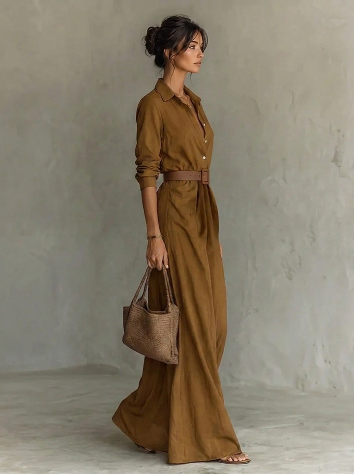 Modisches Damen Maxikleid mit edlem Spitzenkragen, ideal für festliche Anlässe und Abendmode.