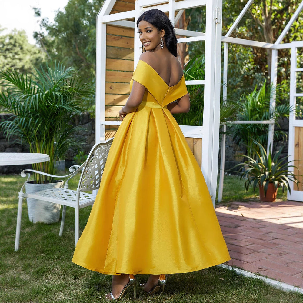Festliches magenta Ballkleid Off-Shoulder, ideal für Hochzeit und elegante Party, stilvolles Design.